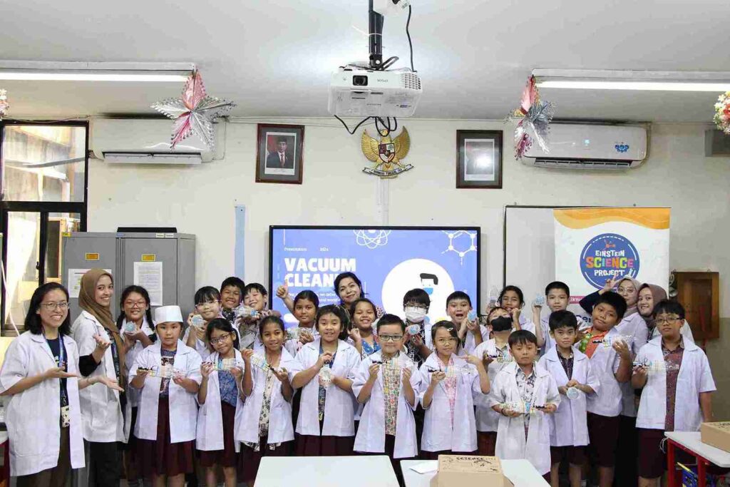 Science Day Eksperimen Vacuum Cleaner Kelas 4 di SD Penabur 8 Cawang_10_11zon